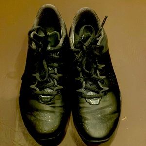 Black Nike tennis shoes 6 1/2